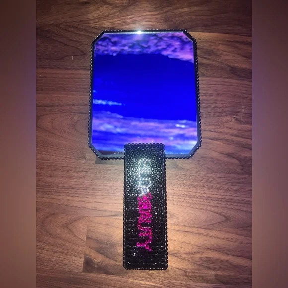 Huda Beauty Mirror- Austrian Crystal Bedazzled - Picture 5 of 6